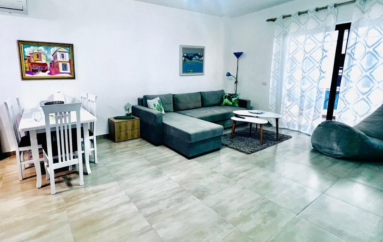 The Place 2, Qerret Apartamento