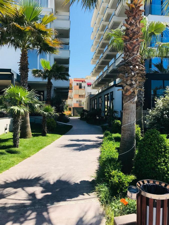 The Place 2, Qerret Apartamento