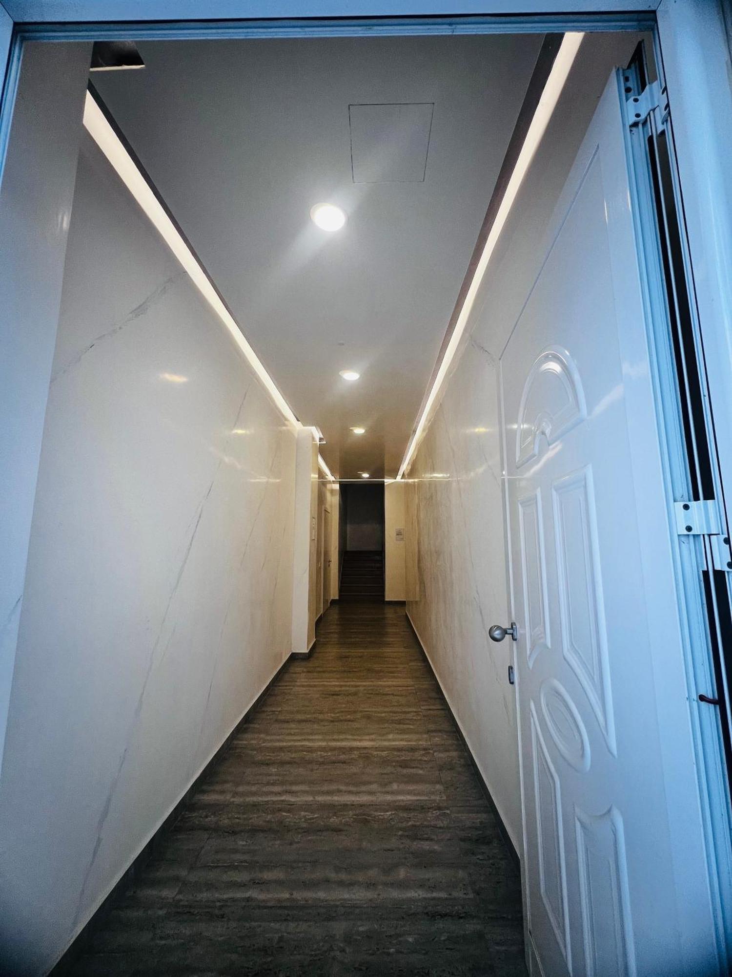 The Place 2, Qerret Apartamento